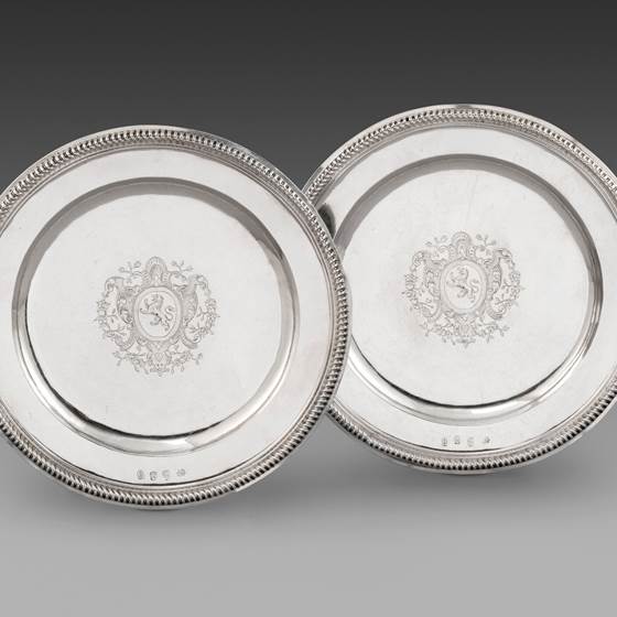 An Elegant Pair of Dishes