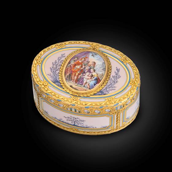A large two-colour gold and enamel snuff box, circa 1780