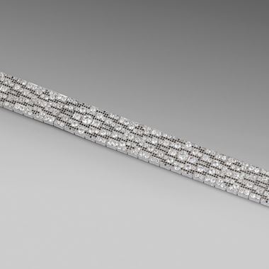 A Fine Petit Point-style Diamond Bracelet
