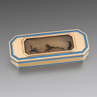A French Late 18th Century Gold, Enamel & Moss Agate Box