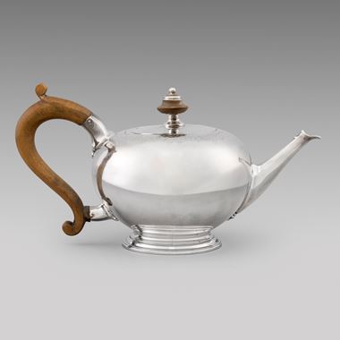 A English 'Bullet' Teapot
