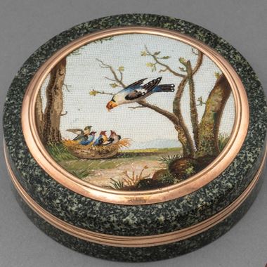 An Italian Gold Mounted Green Porphyry Box with Micromosaic of Finches