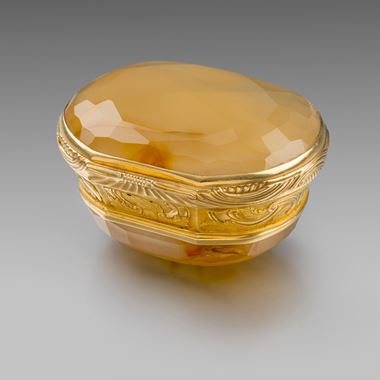 An 18th Century German Gold Mounted Agate Box