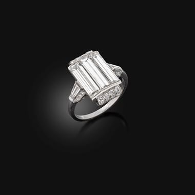 Art Deco three stone baguette diamond ring, circa 1930