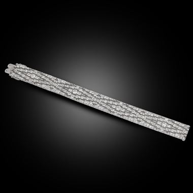 A fine petit point-style diamond bracelet