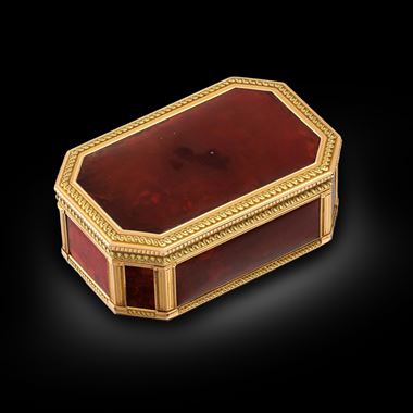 A Louis XVI Gold-Mounted Hardstone Snuff-Box 
