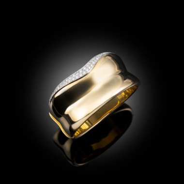 An 18k Italian Gold Cuff