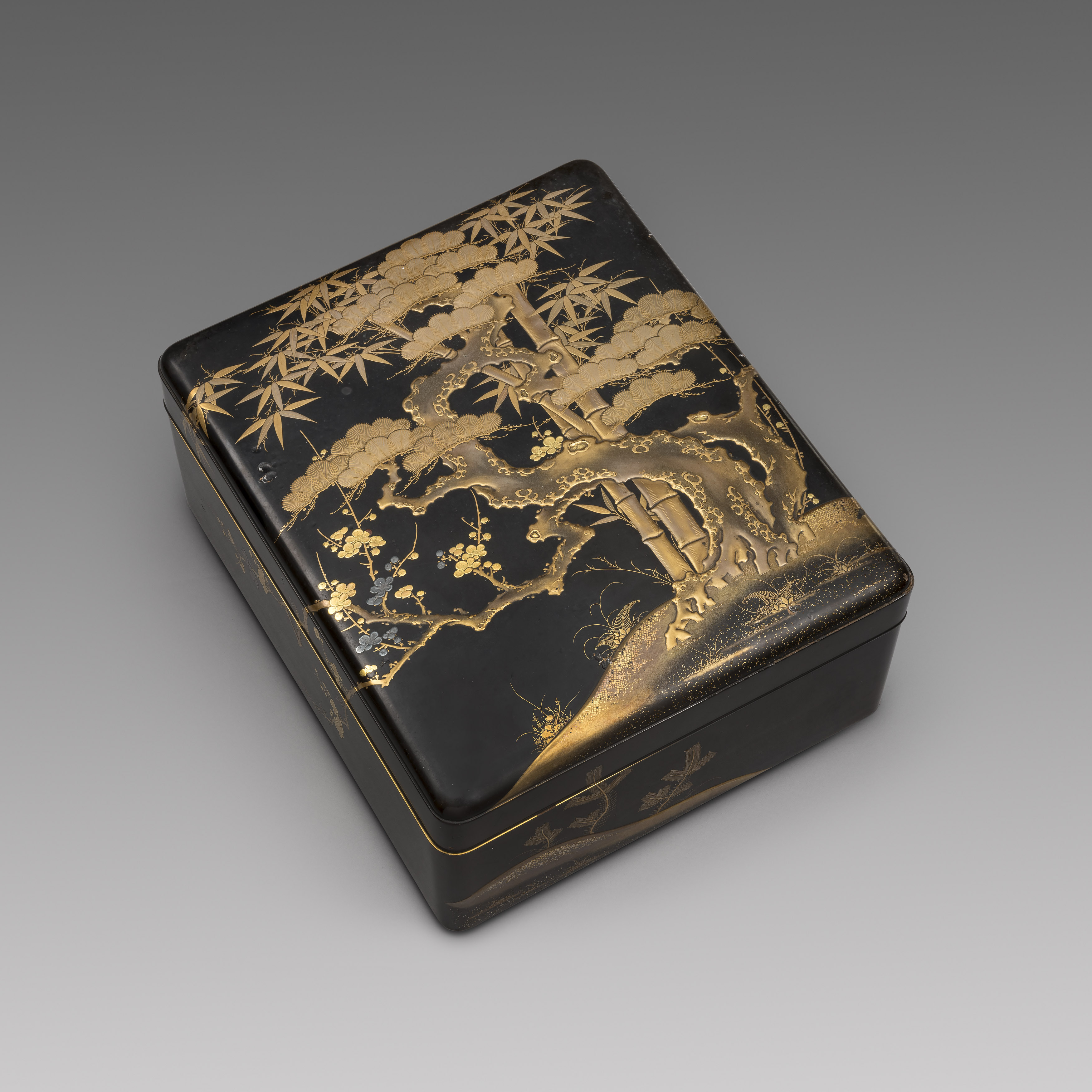 A Japanese Lacquer Ryoshi-bako