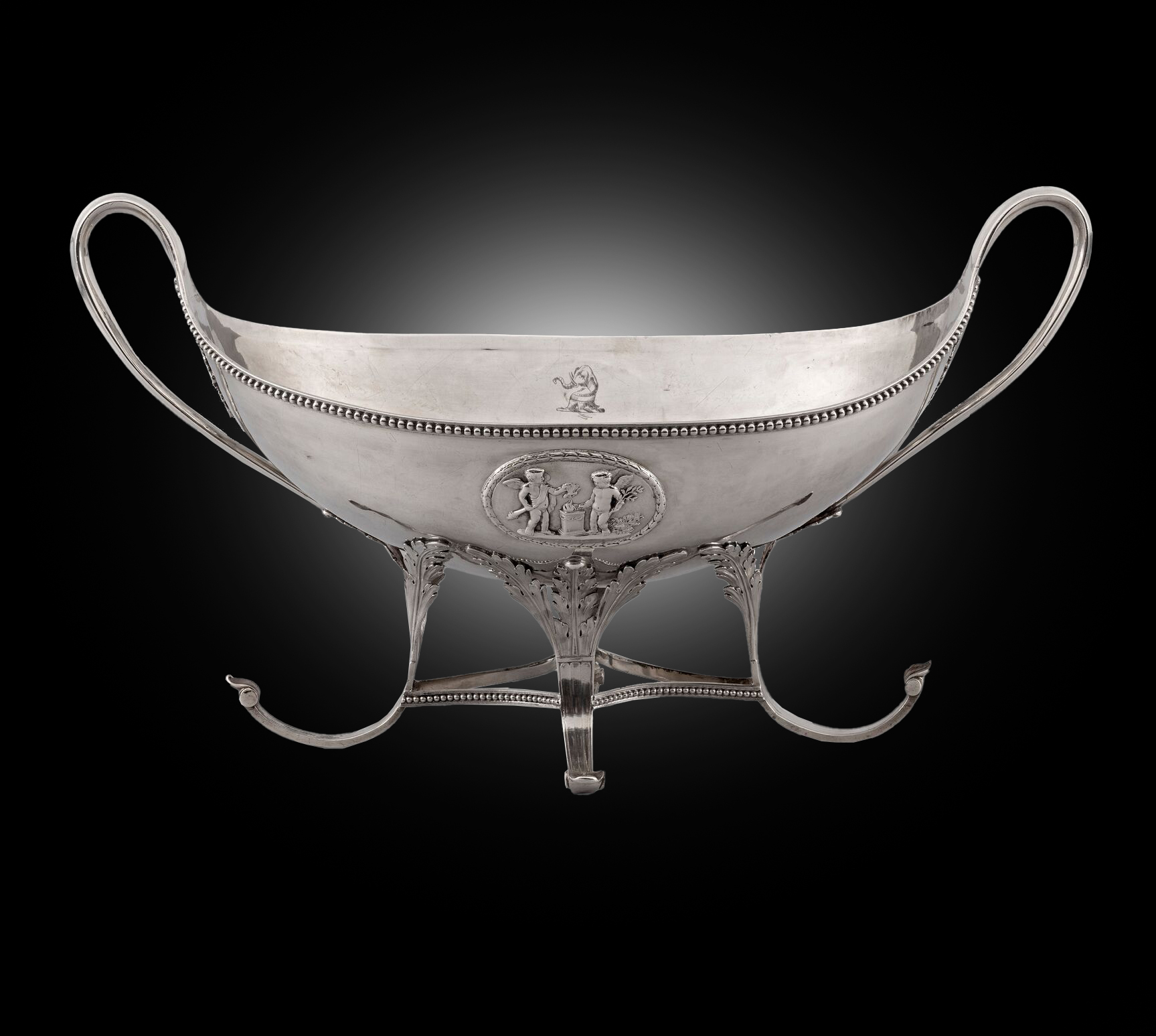 A Neo-Classical Centrepiece