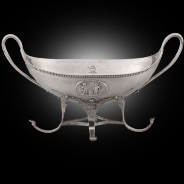 A Neo-Classical Centrepiece