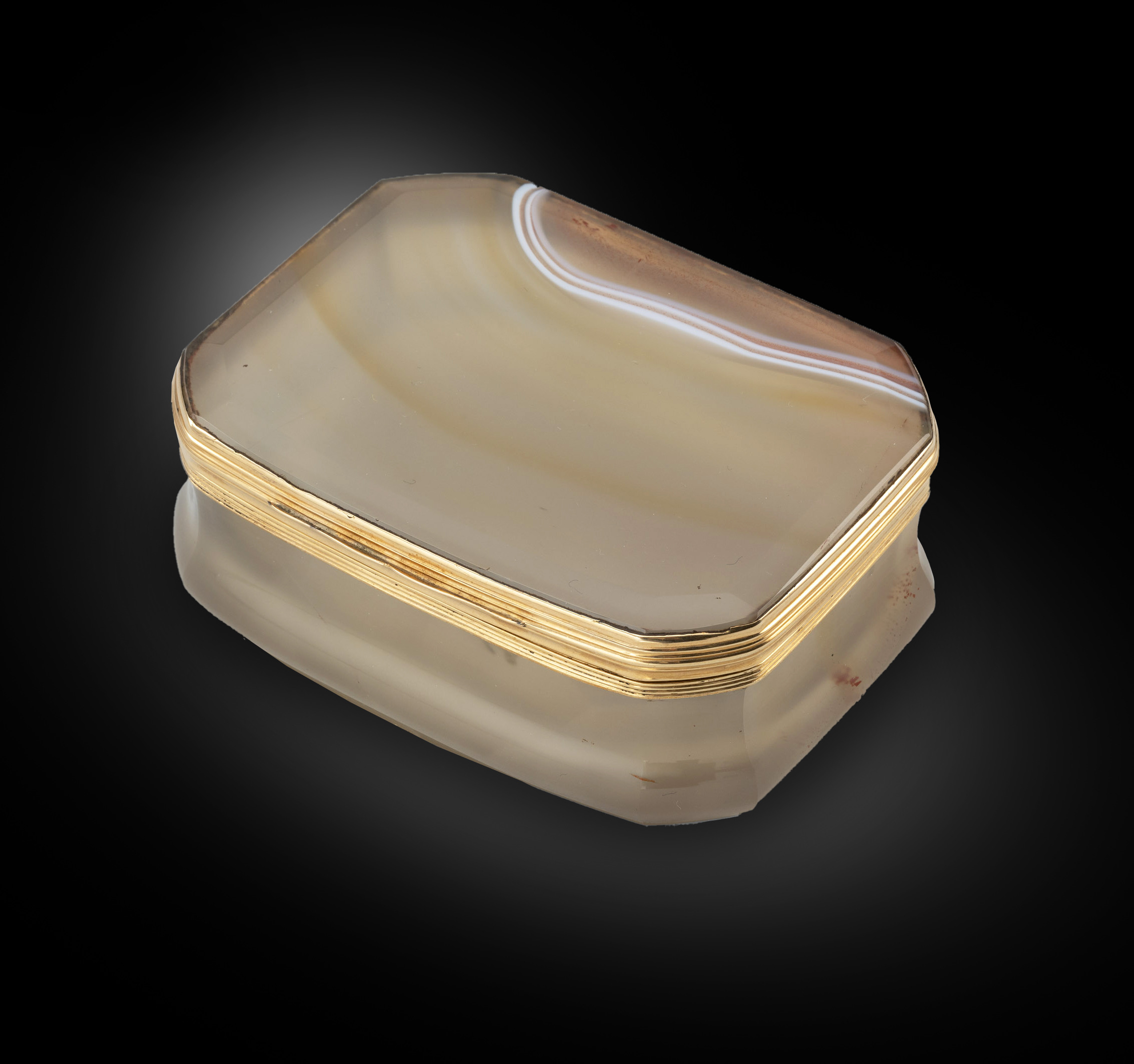 A German Gold Mounted Variegated Agate Snuff Table Snuff Box