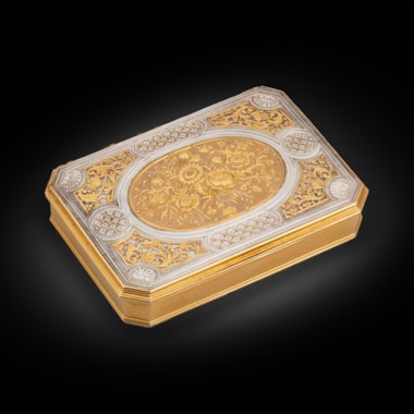 A Louis XV Gold & Mother-of-Pearl Snuff Box