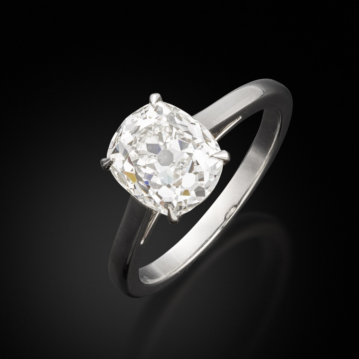 An 2.82ct old mine cut diamond ring 