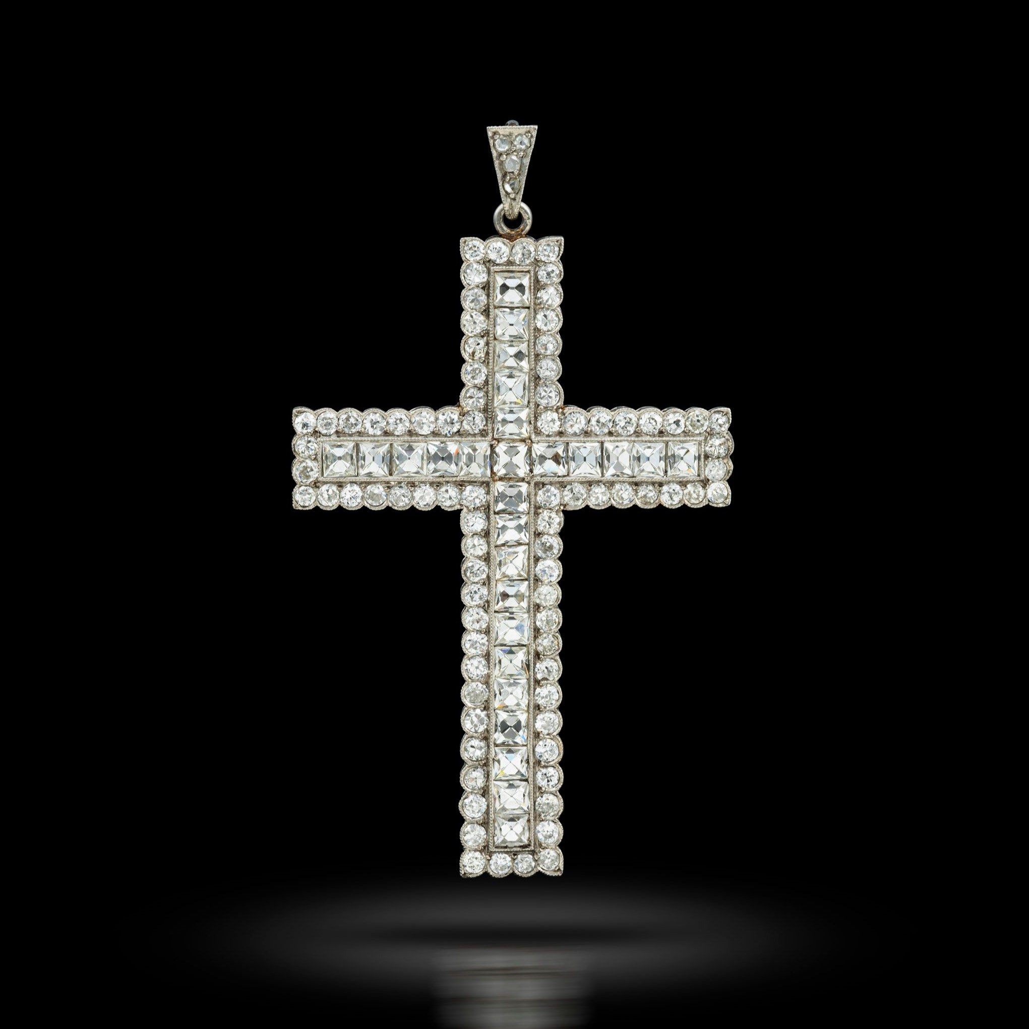 An early 20th century diamond cross pendant