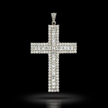 An early 20th century diamond cross pendant